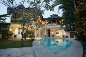 Amazing 3BR Villa in The Heart of Canggu